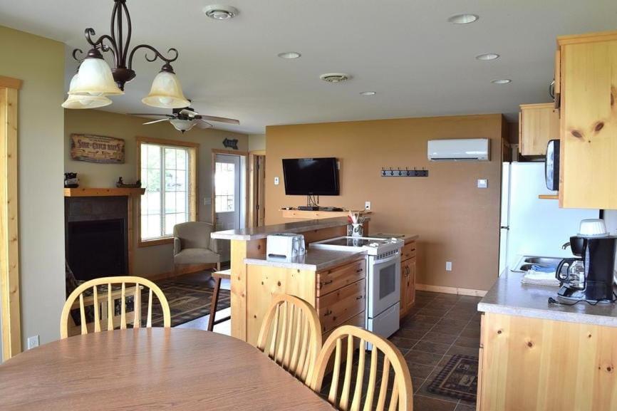 Canary Beach Resort Glenwood Extérieur photo